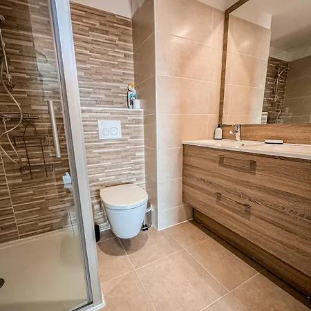 Kindly Read My Host Profile At Bottom Of Page Before Submitting A Request #luxury Sea View# Apartman *