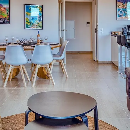 Kindly Read My Host Profile At Bottom Of Page Before Submitting A Request #luxury Sea View# Appartement